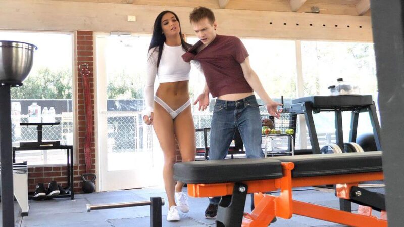 Stepsis betrapt Wimpy Stepbro terwijl ze aan het masturberen is
